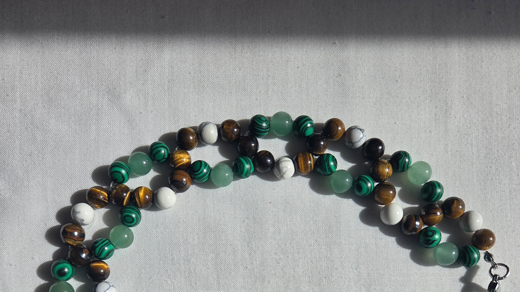 Green Elapidae necklace