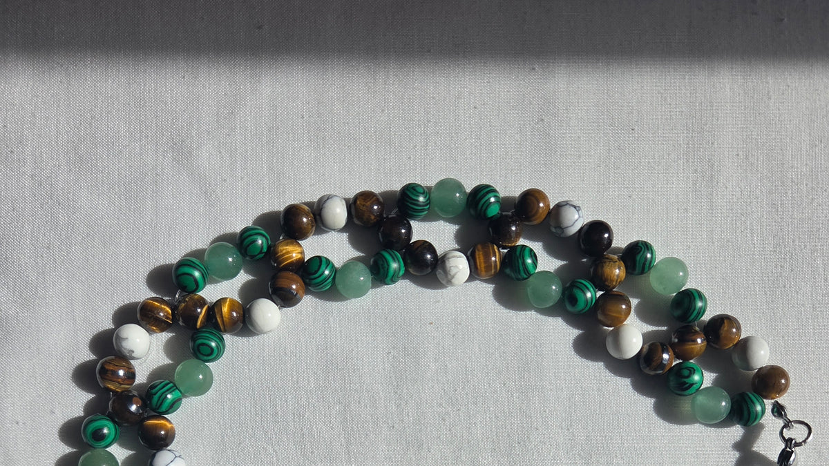 Green Elapidae necklace